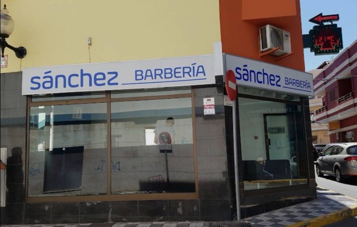 Fachada completa de Sánchez Barbería en Telde